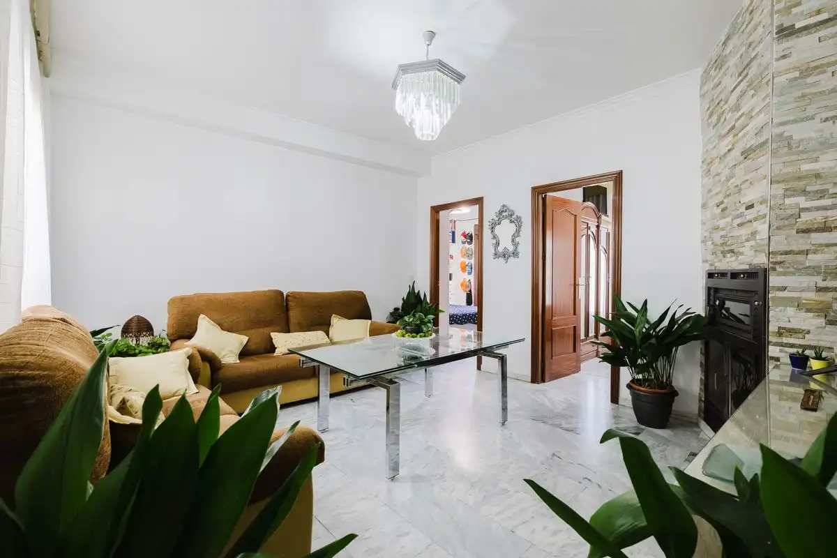 Sala d'estar de Casa adosada en venda en Cañete la Real amb Aire condicionat, Calefacció i Terrassa