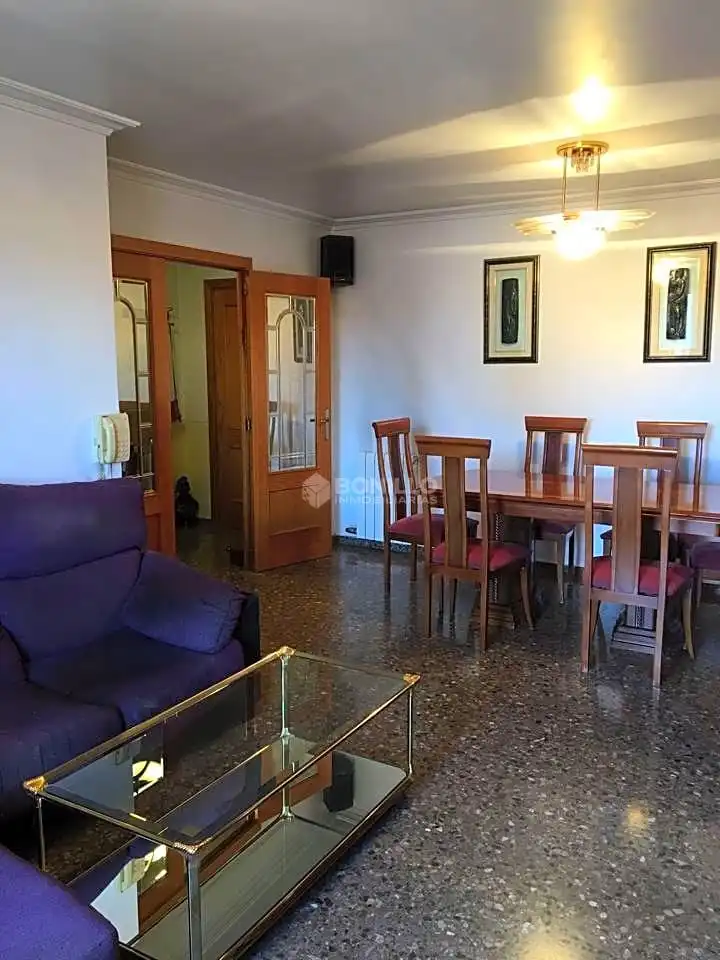 Flat with terrace to rent in Avenida de Sagunto, imagen 3