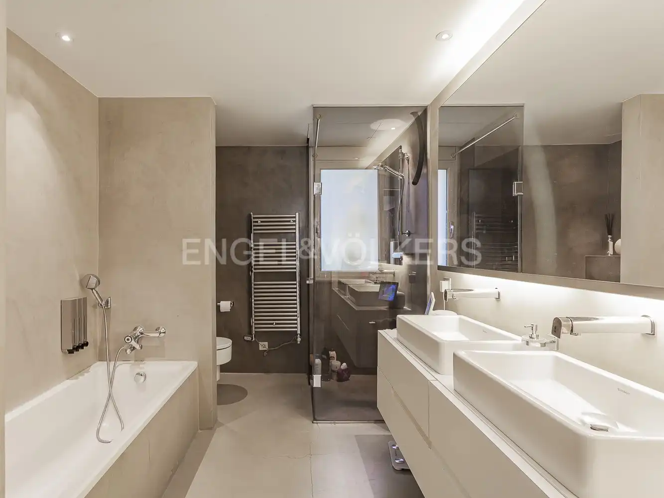 Bathroom of Houses for sale in Sant Cugat del Vallès  with Air Conditioner, Heating and Private garden