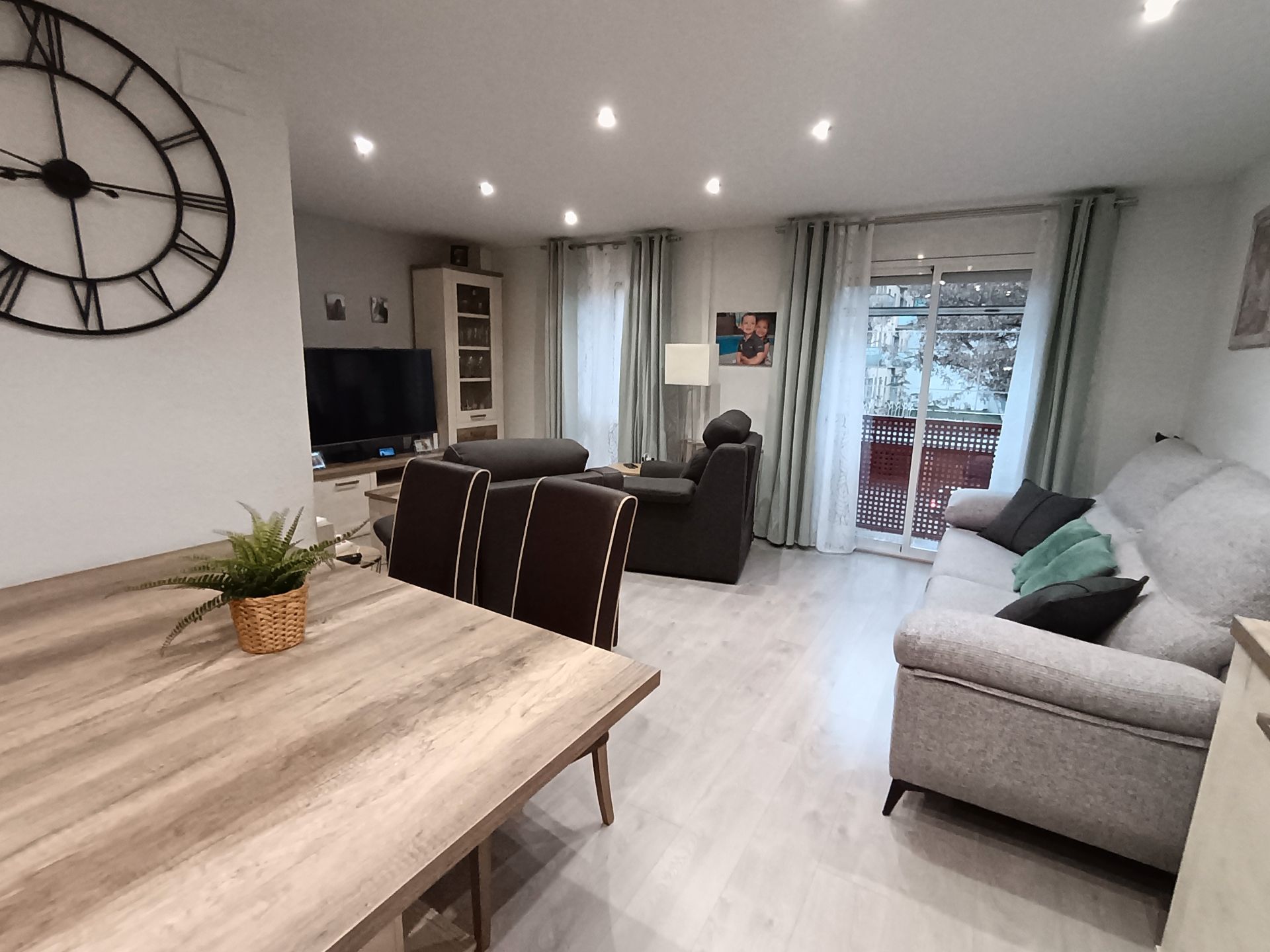 Flat for sale in Llefià