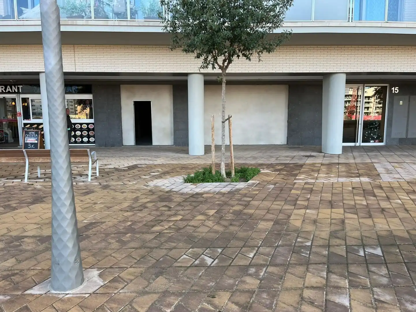 Local comercial de lloguer a Pi i Margall 13