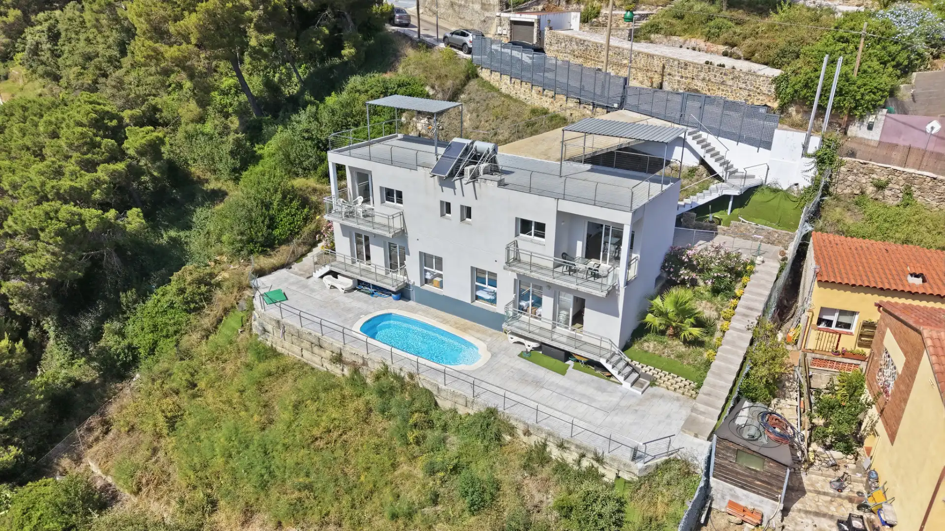 Außenansicht von Einfamilien-Reihenhaus zum Verkauf in Santa Susanna mit Klimaanlage, Privatgarten und Terrasse
