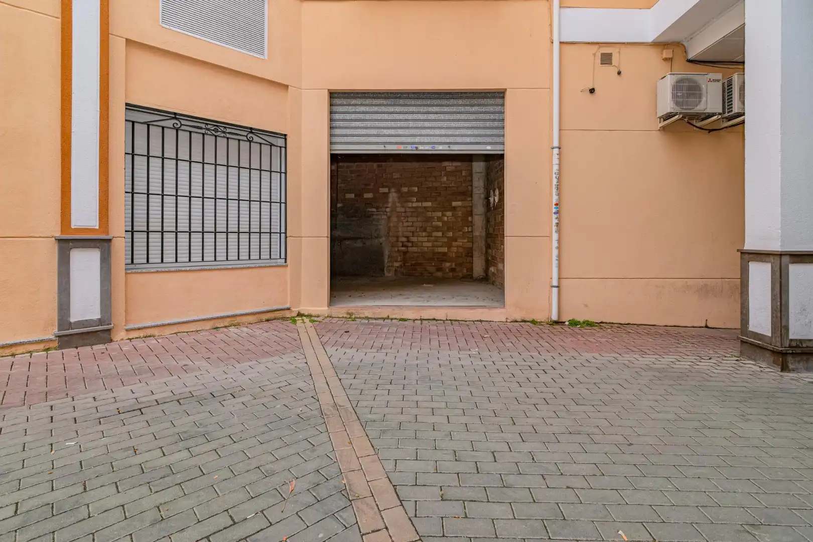 Aparcament de Local de lloguer en Ogíjares amb Aire condicionat