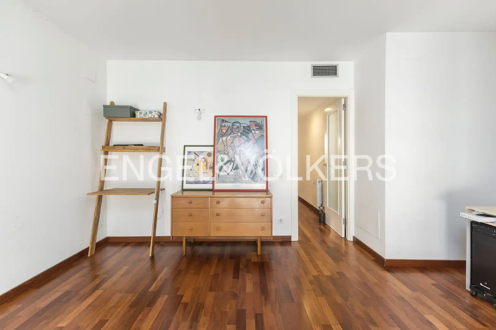 Sala d'estar de Planta baixa en venda en Barcelona amb Calefacció i Terrassa