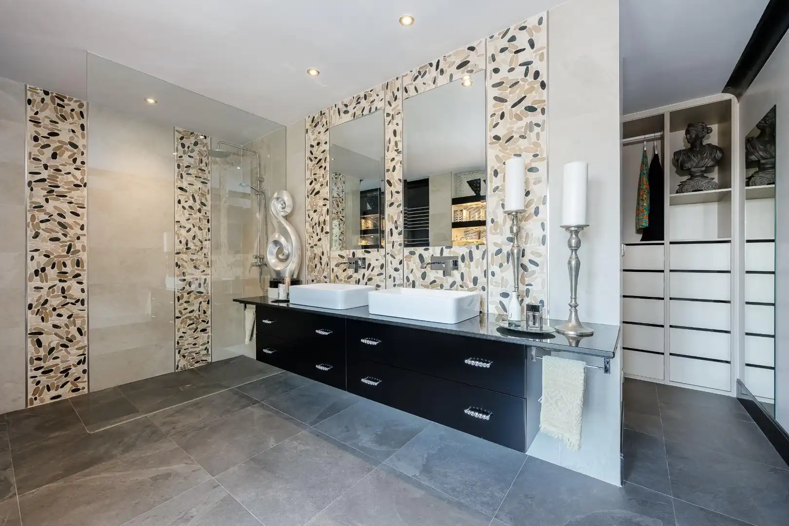 Bathroom of Houses for sale in Oia  with Air Conditioner, Heating and Private garden