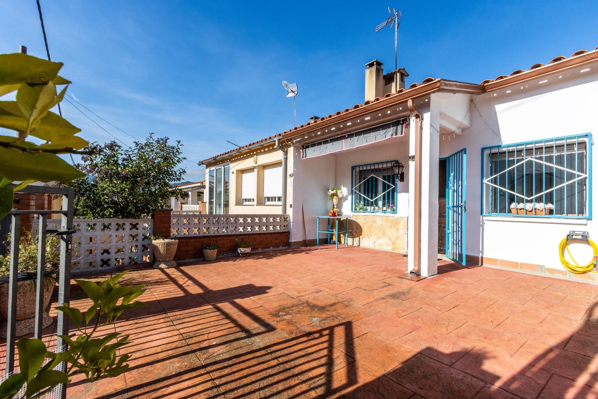 Vista exterior de Casa o xalet en venda en Sant Salvador de Guardiola amb Calefacció, Jardí privat i Terrassa