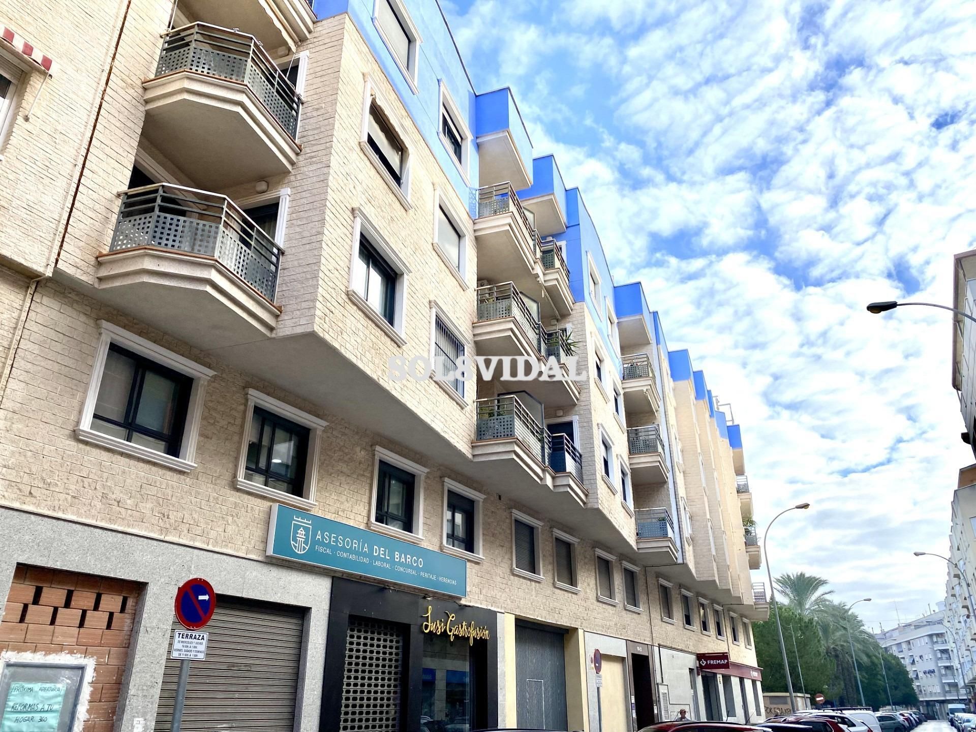 Vista exterior de Piso en venta en Orihuela con Aire acondicionado, Calefacción y Alarma