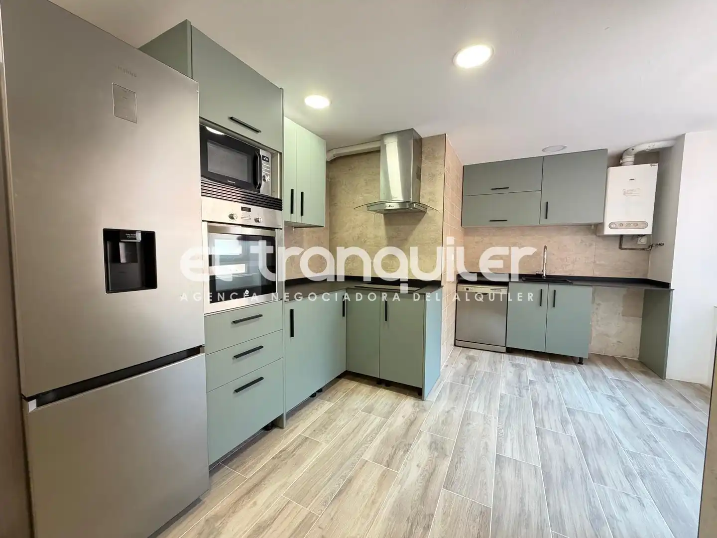 Küche von Wohnung zur Miete in Madrid mit Parkett, Terrasse und Haustiere erlaubt