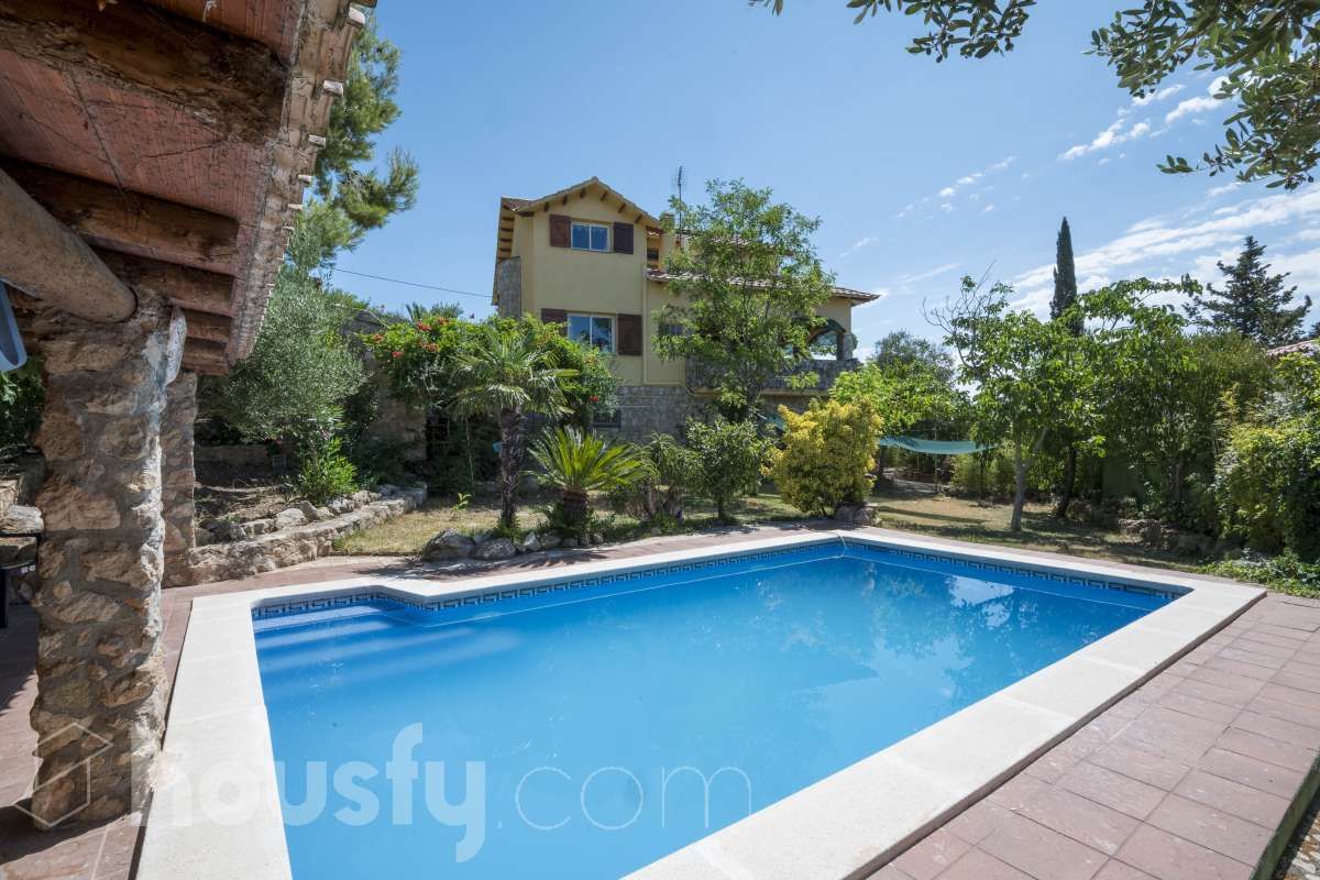 Exterior view of House or chalet for sale in La Bisbal del Penedès  with Heating, Private garden and Terrace