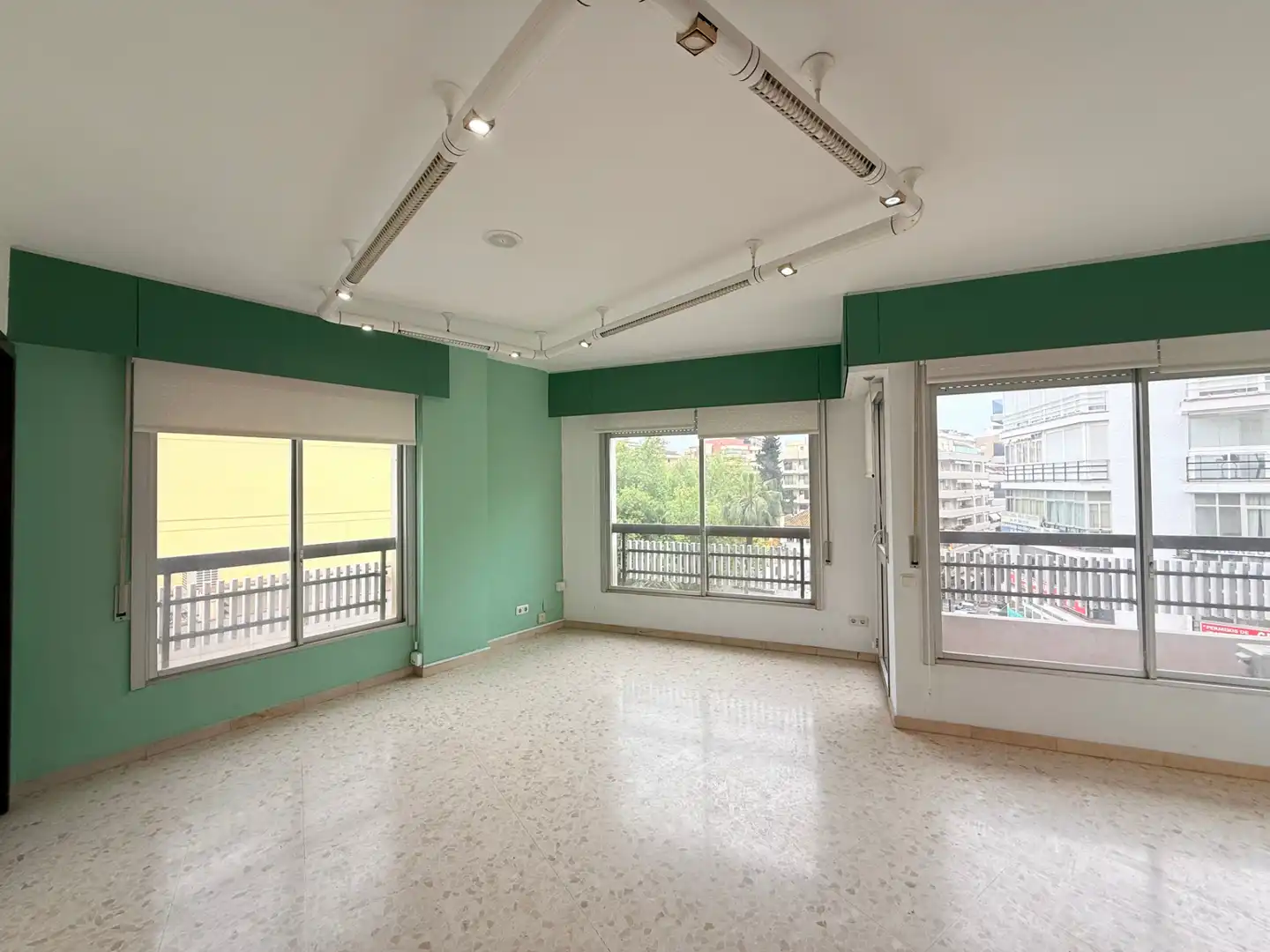 Living room of Office for rent in Marbella  with Air Conditioner and Balcony