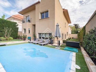 Semi-detached house with pool to rent in Moncloa - Aravaca
