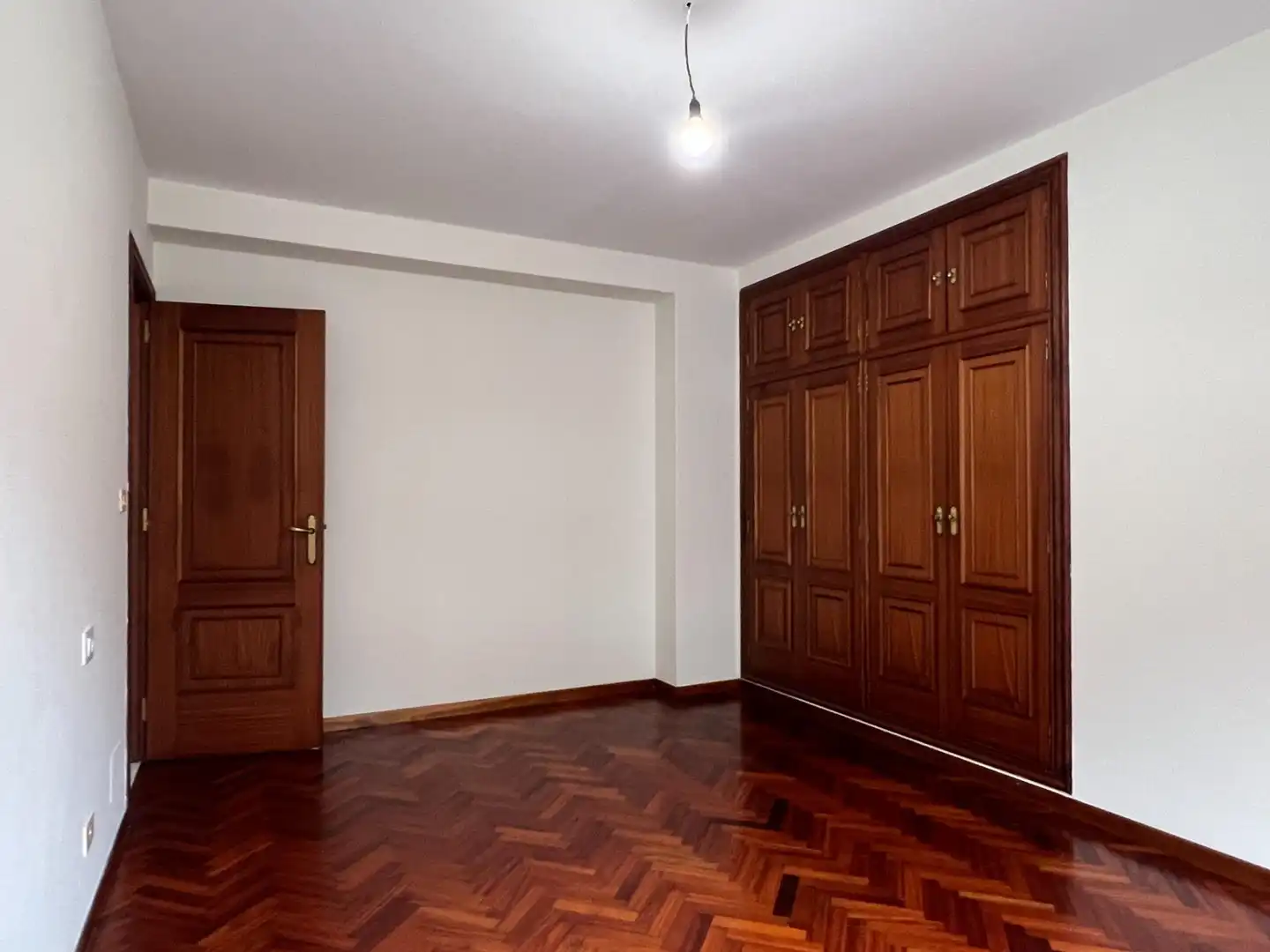 Dormitori de Pis de lloguer en Cambre  amb Parquet i Traster