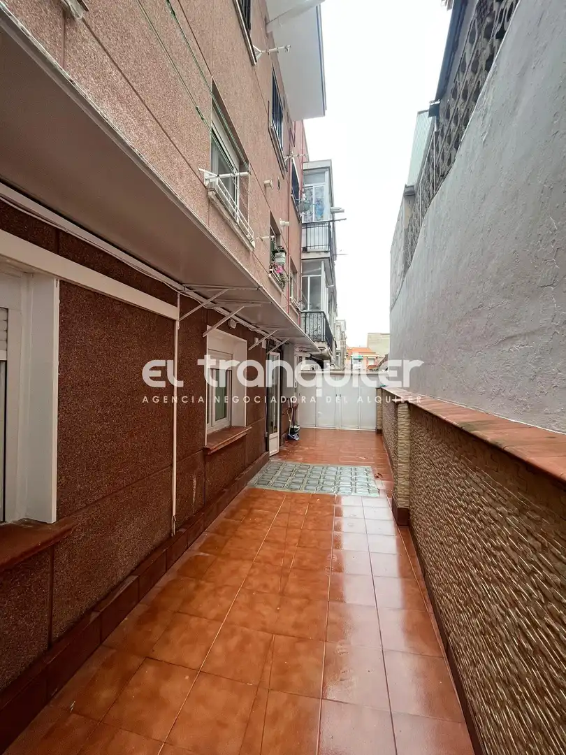 Vista exterior de Piso de alquiler en Madrid con Aire acondicionado, Parquet y Se aceptan mascotas