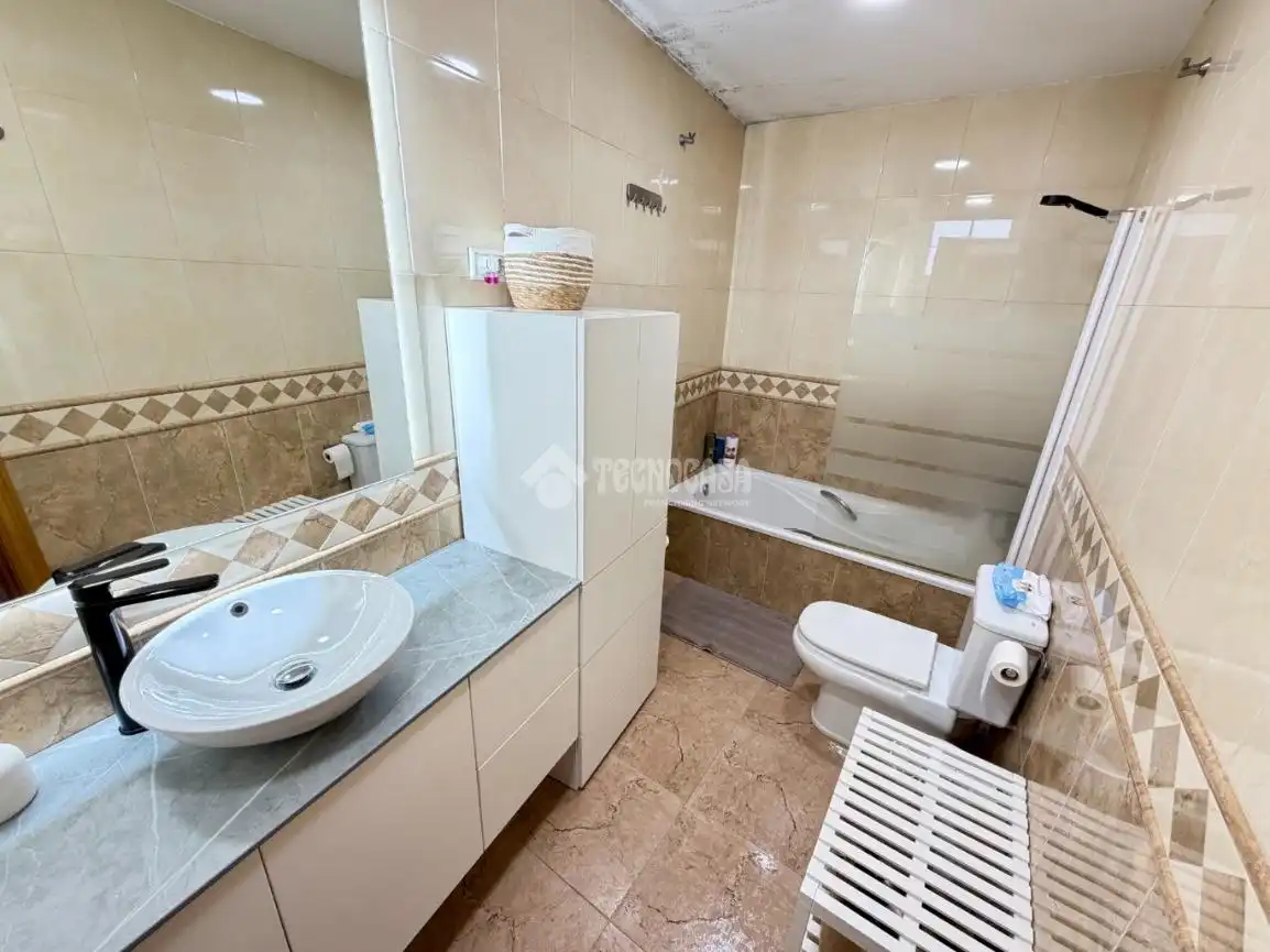 Baño de Piso en venta en Ajalvir con Aire acondicionado, Calefacción y Balcón