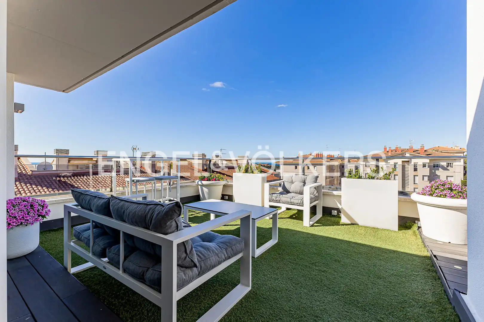 Terraza de Ático en venta en Sitges con Aire acondicionado, Calefacción y Jardín privado
