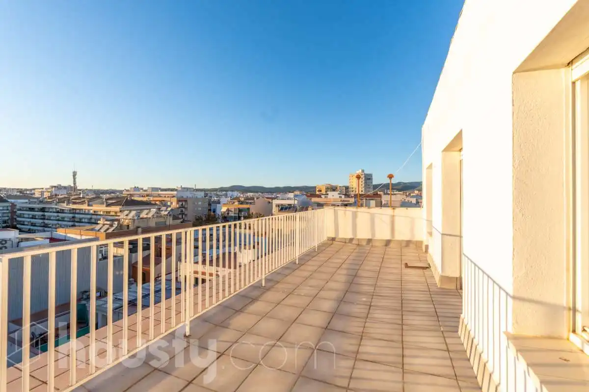 Duplexes for sale in RB SALVADOR SAMA, Centre Vila