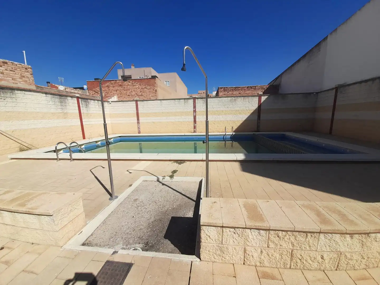 Piscina de Piso en venta en Puertollano con Calefacción y Piscina comunitaria
