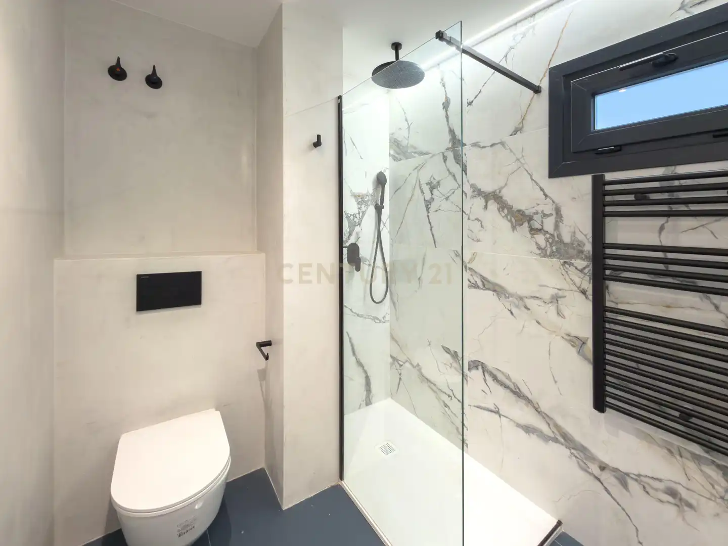 Baño de Apartamento en venta en Madrid con Aire acondicionado, Horno y Lavadora