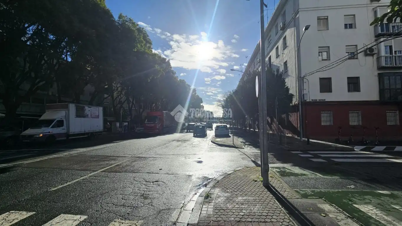 Vista exterior de Piso en venta en Sevilla con Balcón