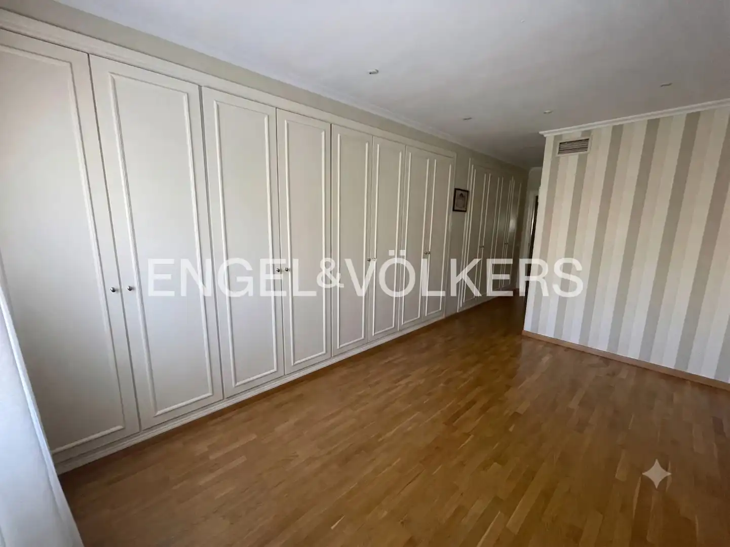 Habitación de Piso de alquiler en Valencia con Aire acondicionado, Calefacción y Parquet