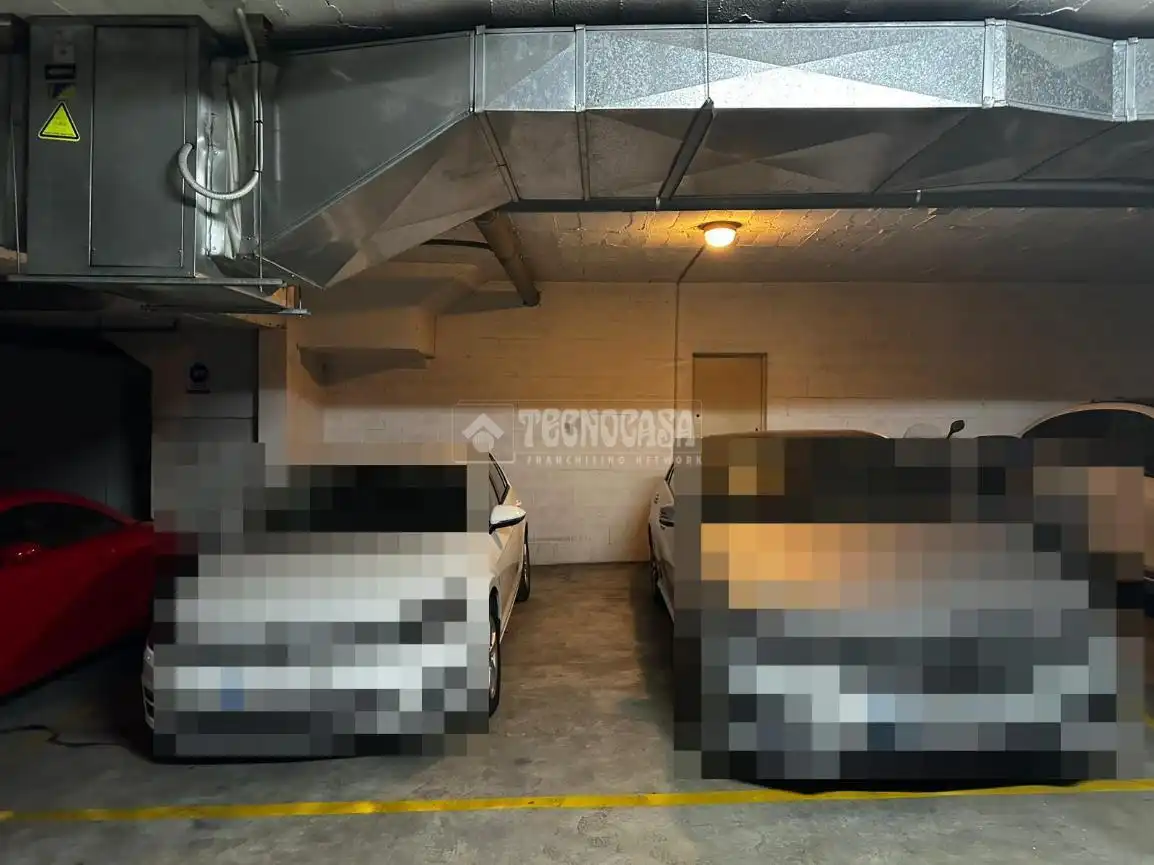 Parking de Casa adosada en venta en Málaga con Aire acondicionado, Jardín privado y Terraza