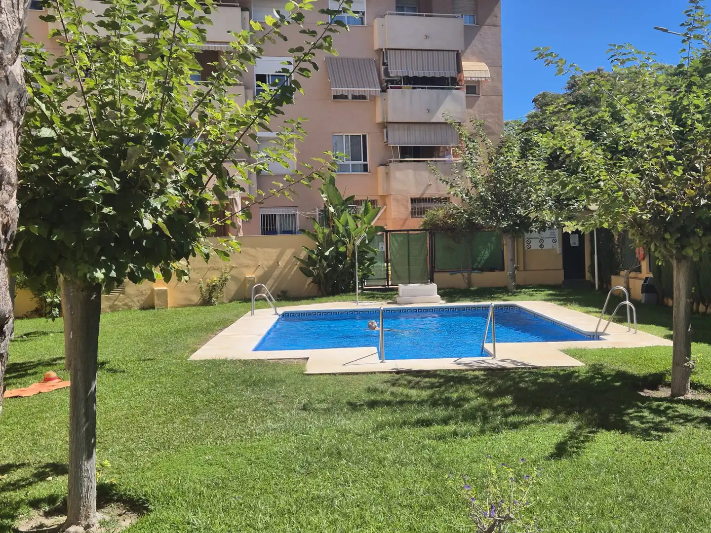Swimming pool of Flat for rent in Benalmádena  with Air Conditioner, Terrace and Furnished