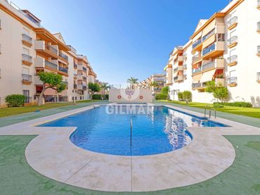 Penthouse with balcony for sale in Estepona Pueblo
