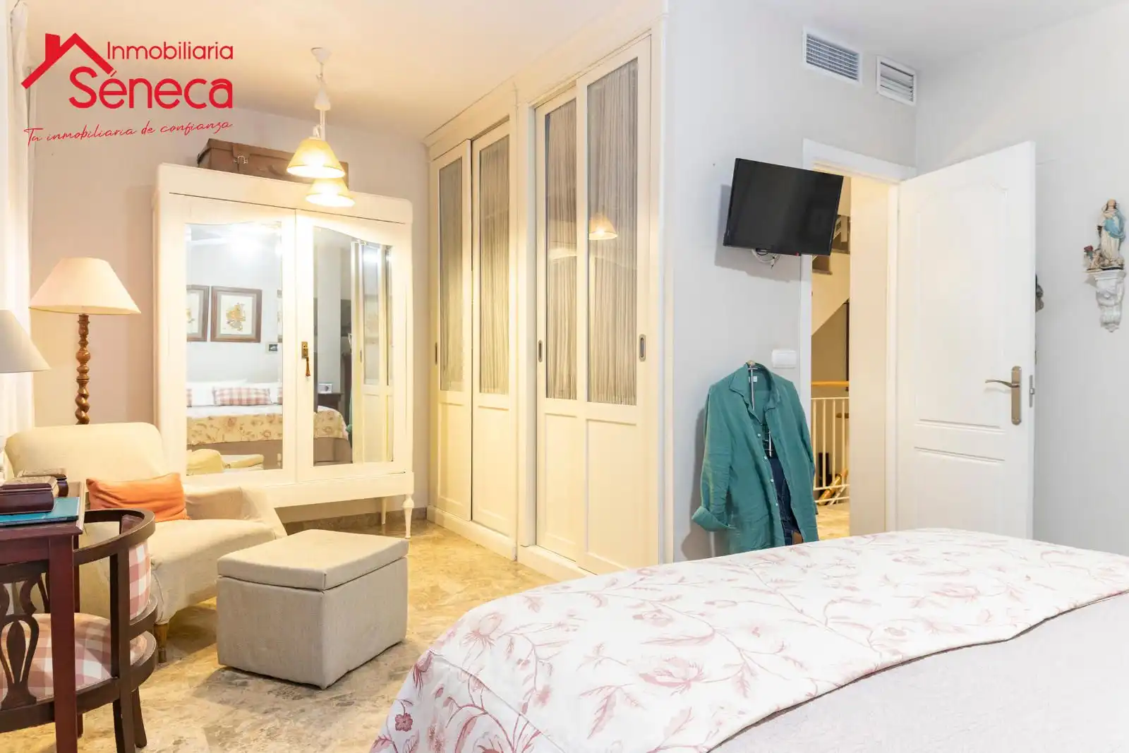 Habitación de Casa adosada en venta en Córdoba con Aire acondicionado, Calefacción y Jardín privado