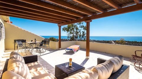 Villa española con piscina y vistas espectaculares al mar en Mojácar playa
