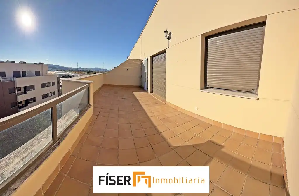 Flat with lift to rent in Calle Cantabria