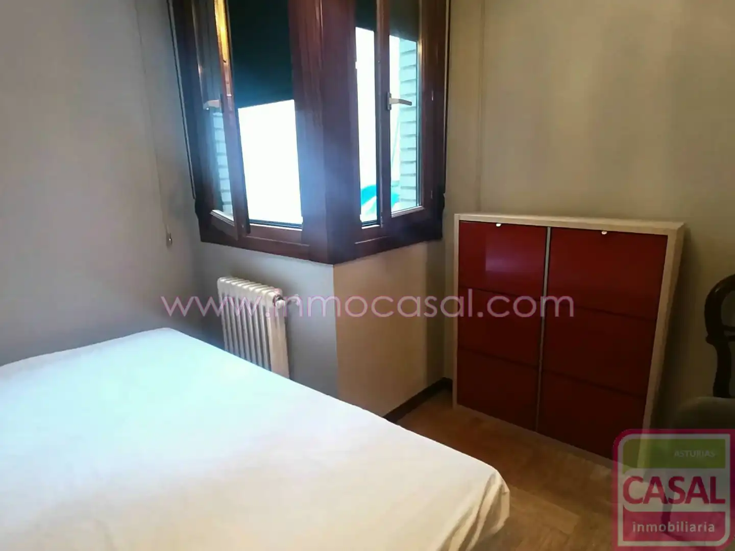Schlafzimmer von Wohnung zur Miete in Oviedo  mit Heizung und Möbliert