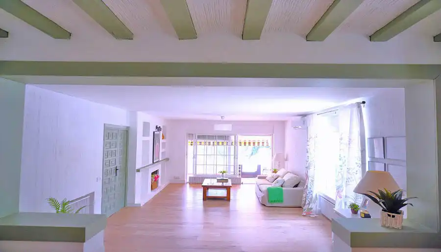 Sala d'estar de Casa o xalet en venda en Torrelodones amb Aire condicionat, Calefacció i Jardí privat
