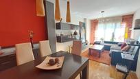 Sala d'estar de Pis en venda en Burgos Capital amb Calefacció, Parquet i Terrassa
