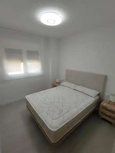 Habitación de Ático de alquiler en Estepona con Aire acondicionado, Calefacción y Jardín privado
