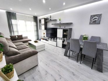 Piso con ascensor en venta en Sur - PAU 4