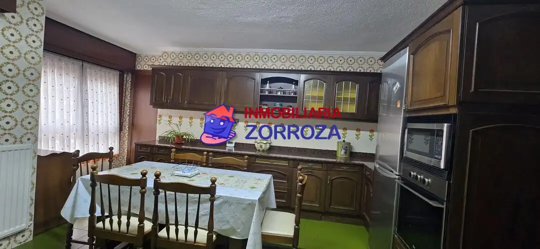 Cocina de Piso en venta en Bilbao  con Calefacción, Trastero y Amueblado