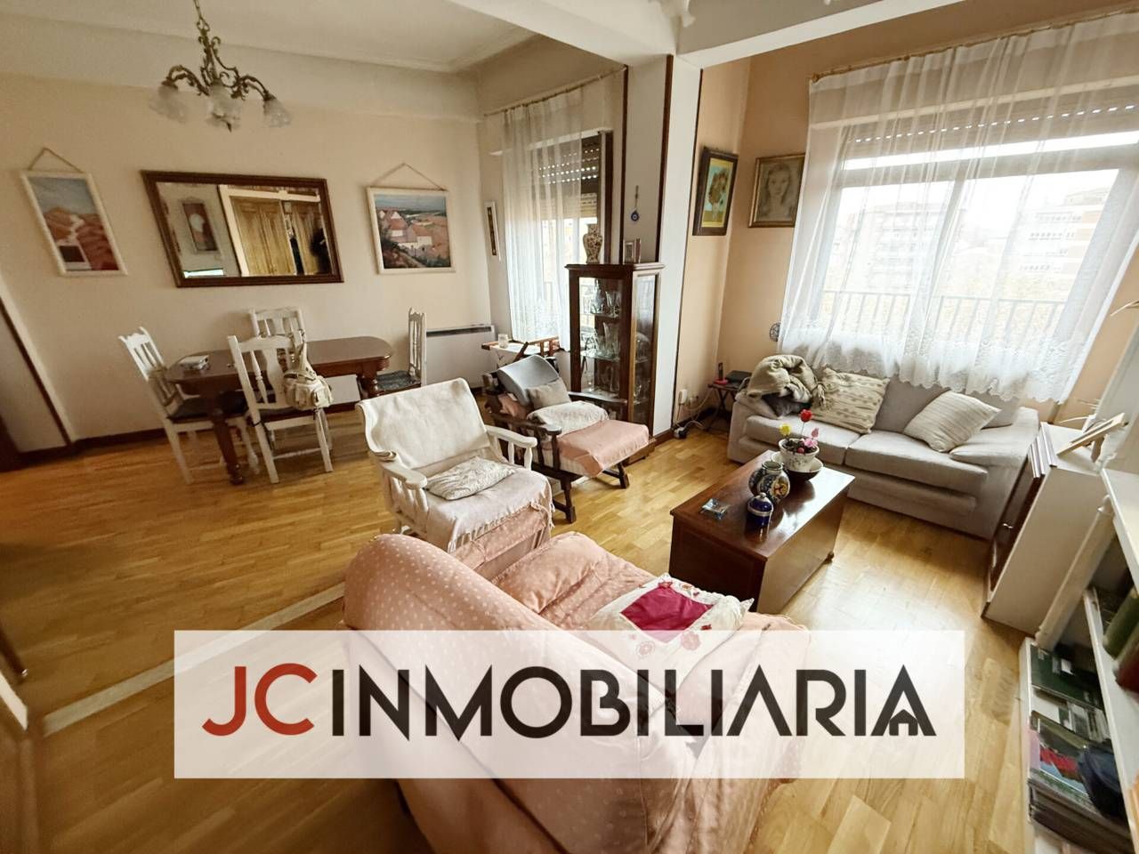 Sala d'estar de Pis en venda en Valladolid Capital amb Calefacció, Parquet i Traster