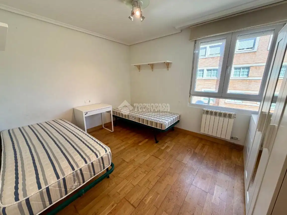 Schlafzimmer von Wohnung zum Verkauf in León Capital  mit Heizung, Parkett und Terrasse