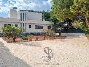 Exterior view of House or chalet for sale in San Vicente del Raspeig / Sant Vicent del Raspeig  with Heating, Private garden and Terrace