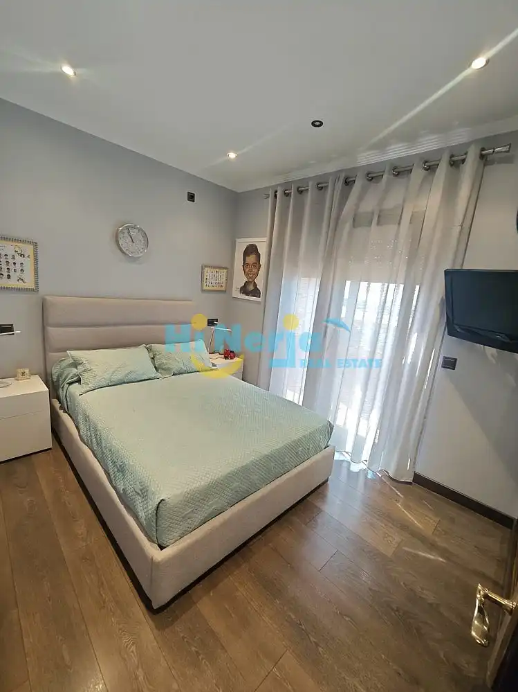 Habitación de Casa o chalet en venta en Torrox con Aire acondicionado, Calefacción y Terraza