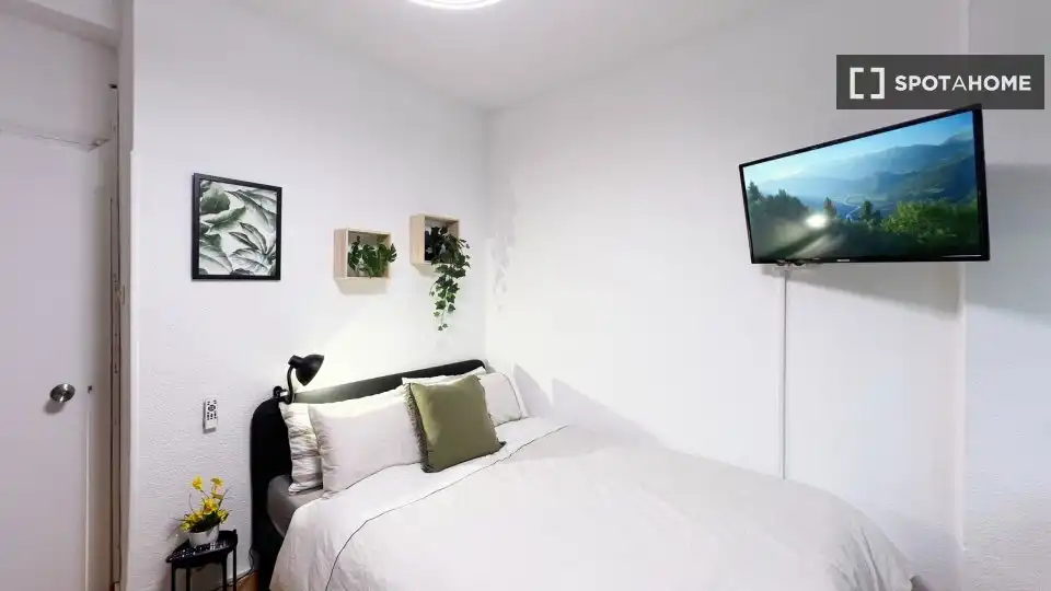 Bedroom of Flat for rent in Madrid  with Air Conditioner, Heating and Furnished