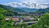 Vista exterior de Casa o xalet en venda en Langreo amb Calefacció, Terrassa i Piscina