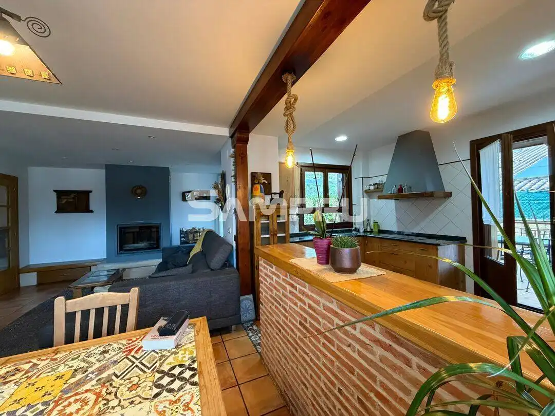 Sala de estar de Casa adosada en venta en Bergara con Calefacción, Jardín privado y Trastero