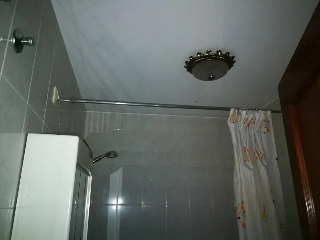 Baño de Piso en venta en Ames con Calefacción, Trastero y Amueblado