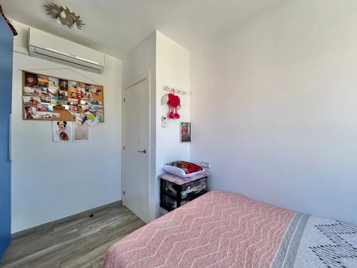 Schlafzimmer von Einfamilien-Reihenhaus zum Verkauf in Málaga mit Klimaanlage, Terrasse und Abstellraum