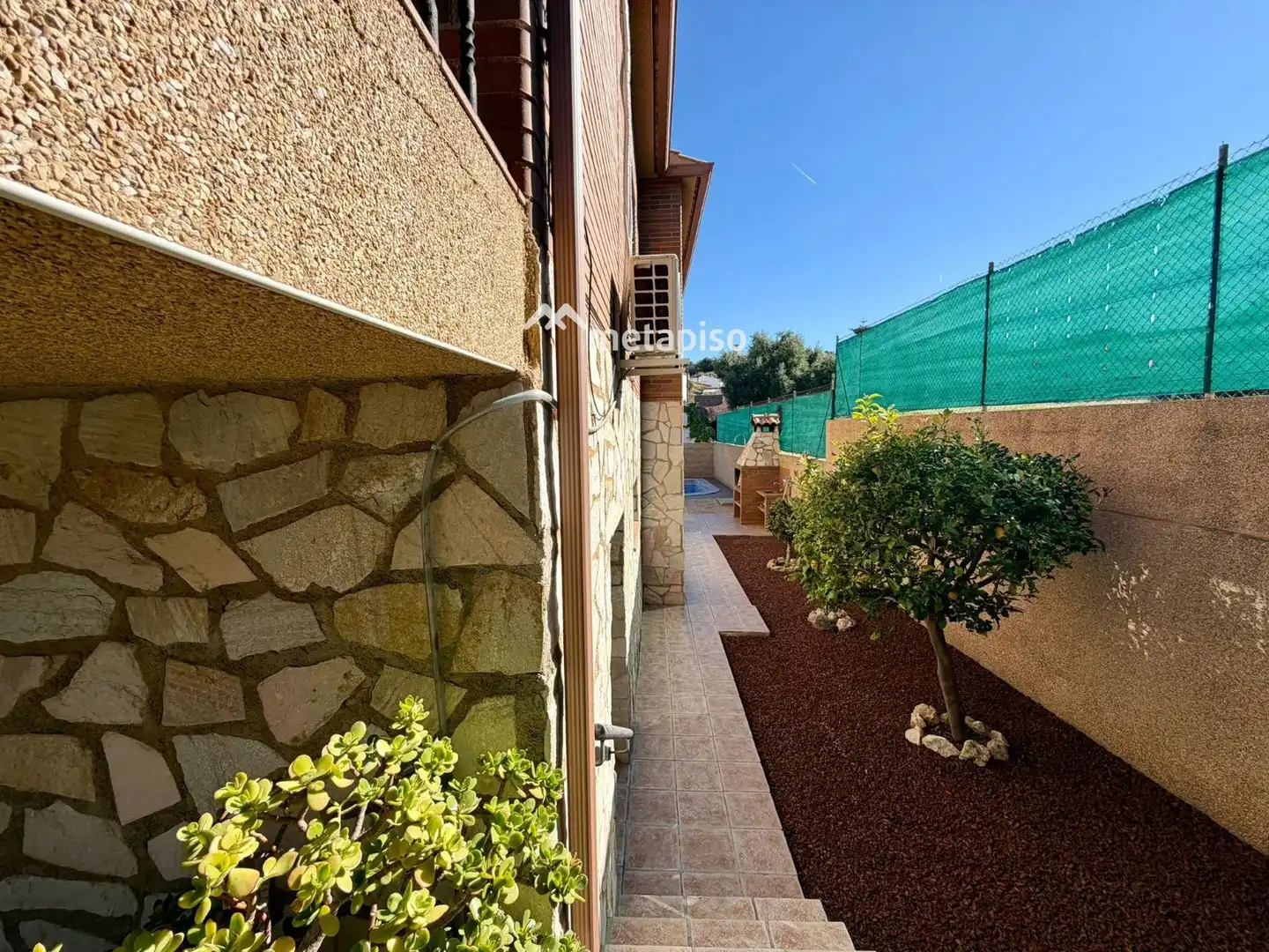 Vista exterior de Casa o xalet en venda en El Vendrell amb Aire condicionat, Calefacció i Piscina