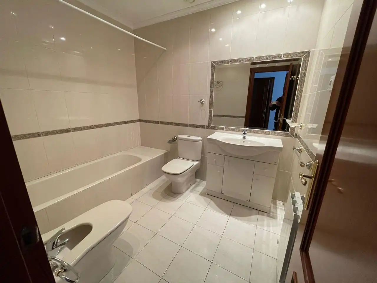 Baño de Piso en venta en Castro-Urdiales con Calefacción