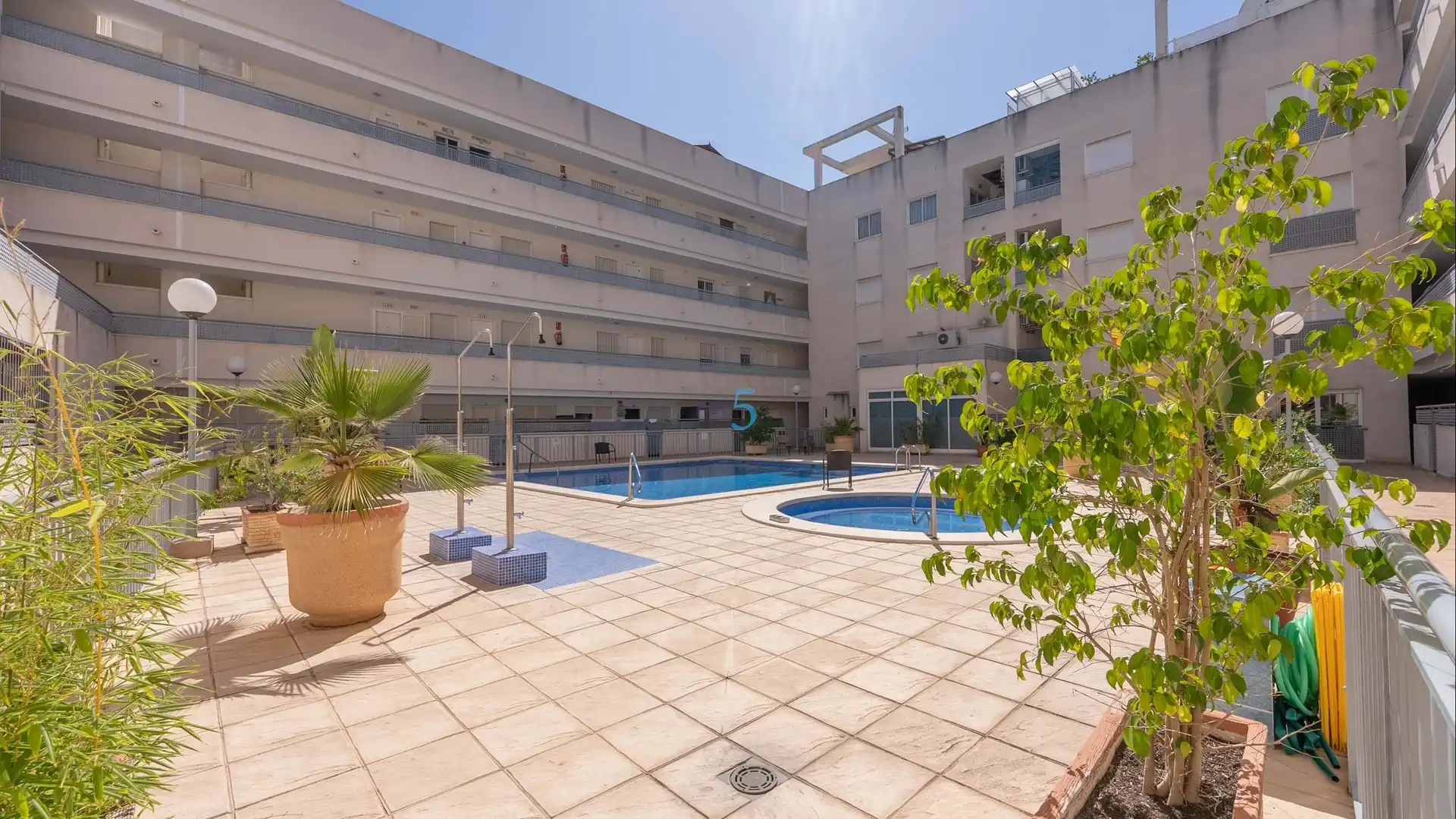 Vista exterior de Pis en venda en Almoradí amb Piscina, Moblat i Piscina comunitària