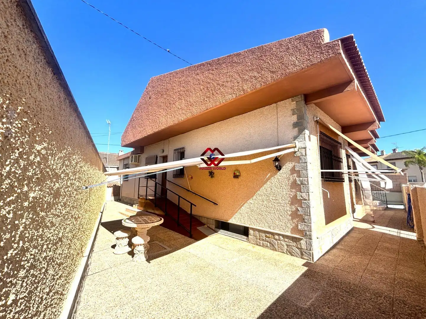 Vista exterior de Casa o xalet en venda en San Javier amb Aire condicionat, Calefacció i Jardí privat