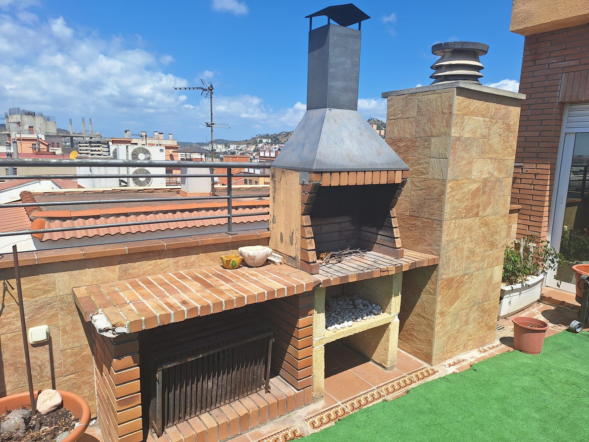 Terrace of Duplex for sale in Santa Coloma de Gramenet  with Heating, Terrace and Storage room